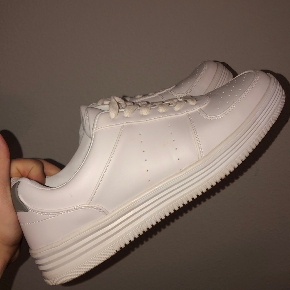 ASOS SNEAKERS SIZE 9.5 US MEN 9.5/10 condition